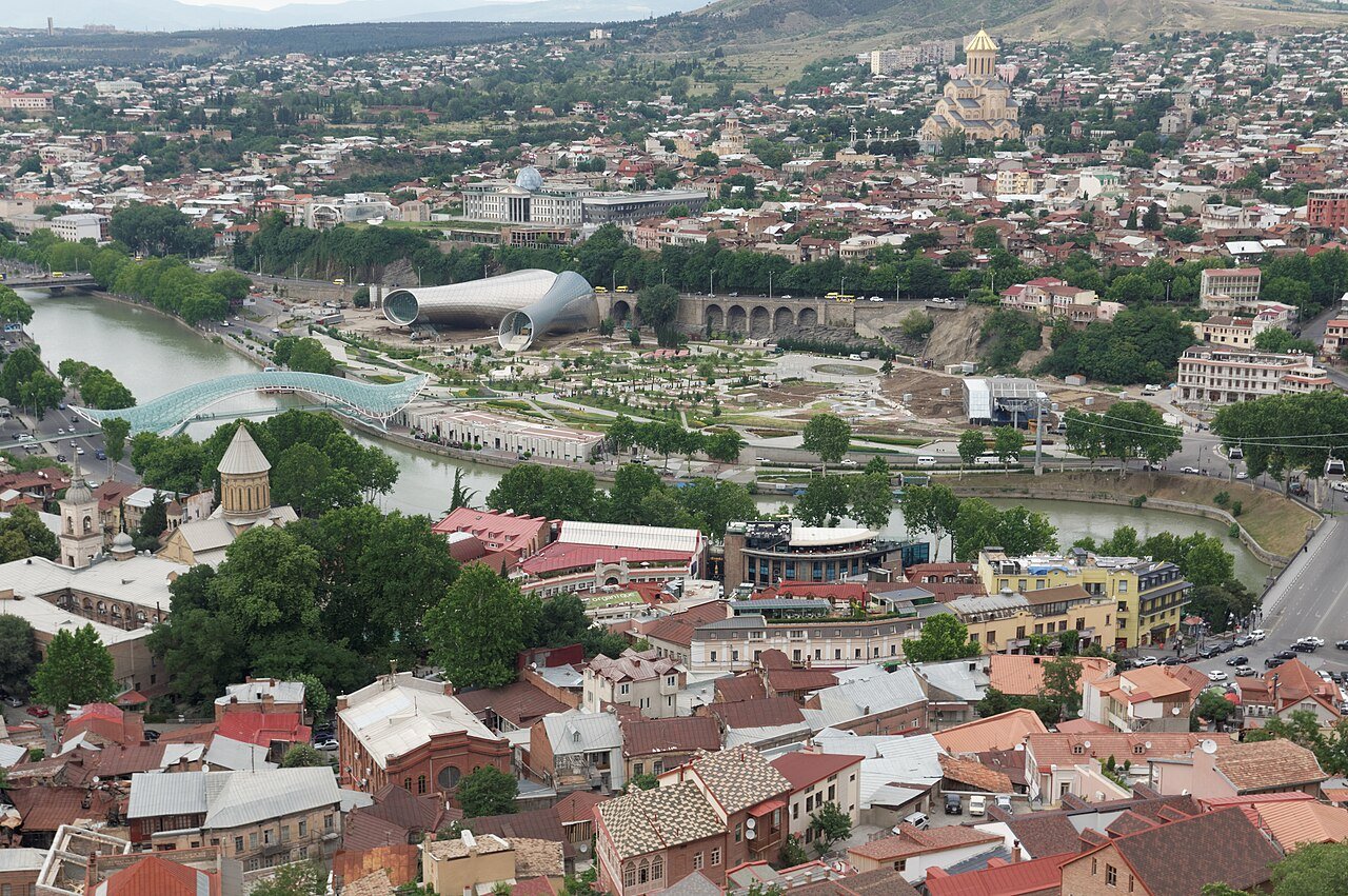 Старый Тбилиси, Кура и парк Рике